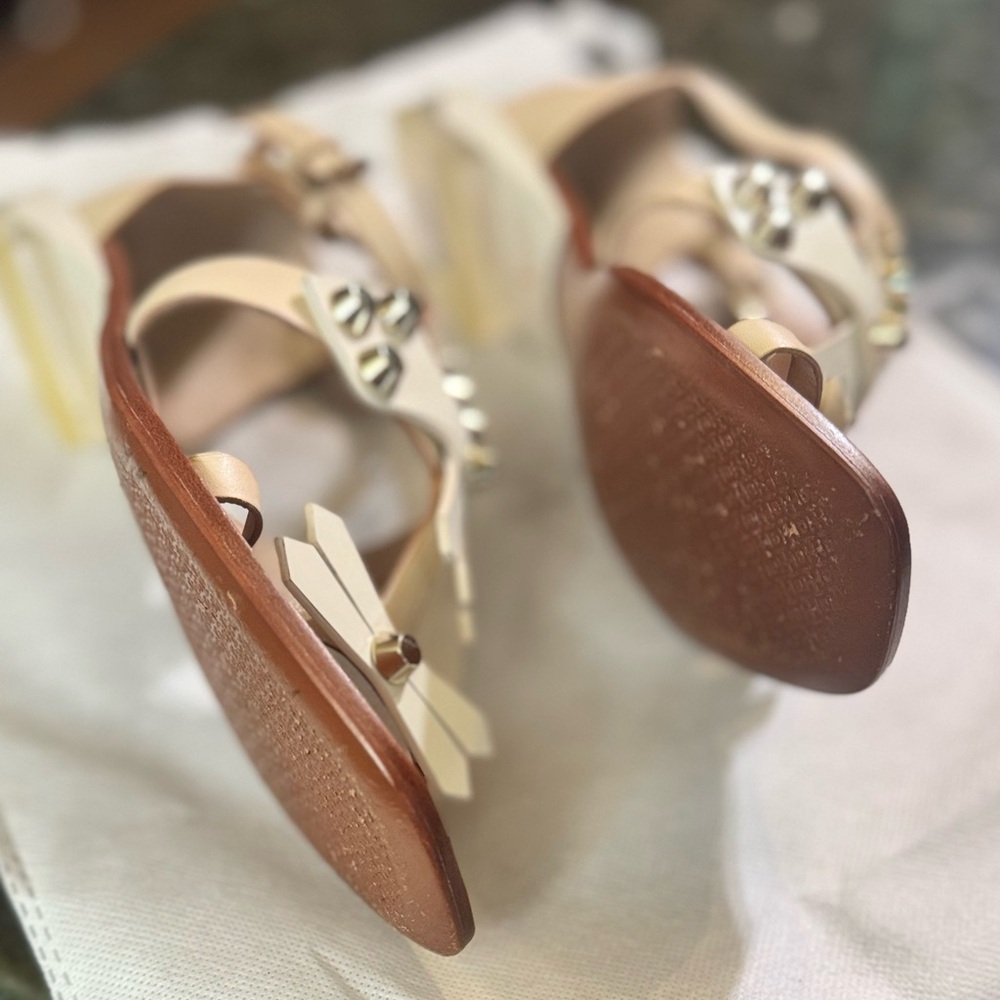 Tory Burch Leather Studded T-Strap. Size:8 - Picture 6 of 8